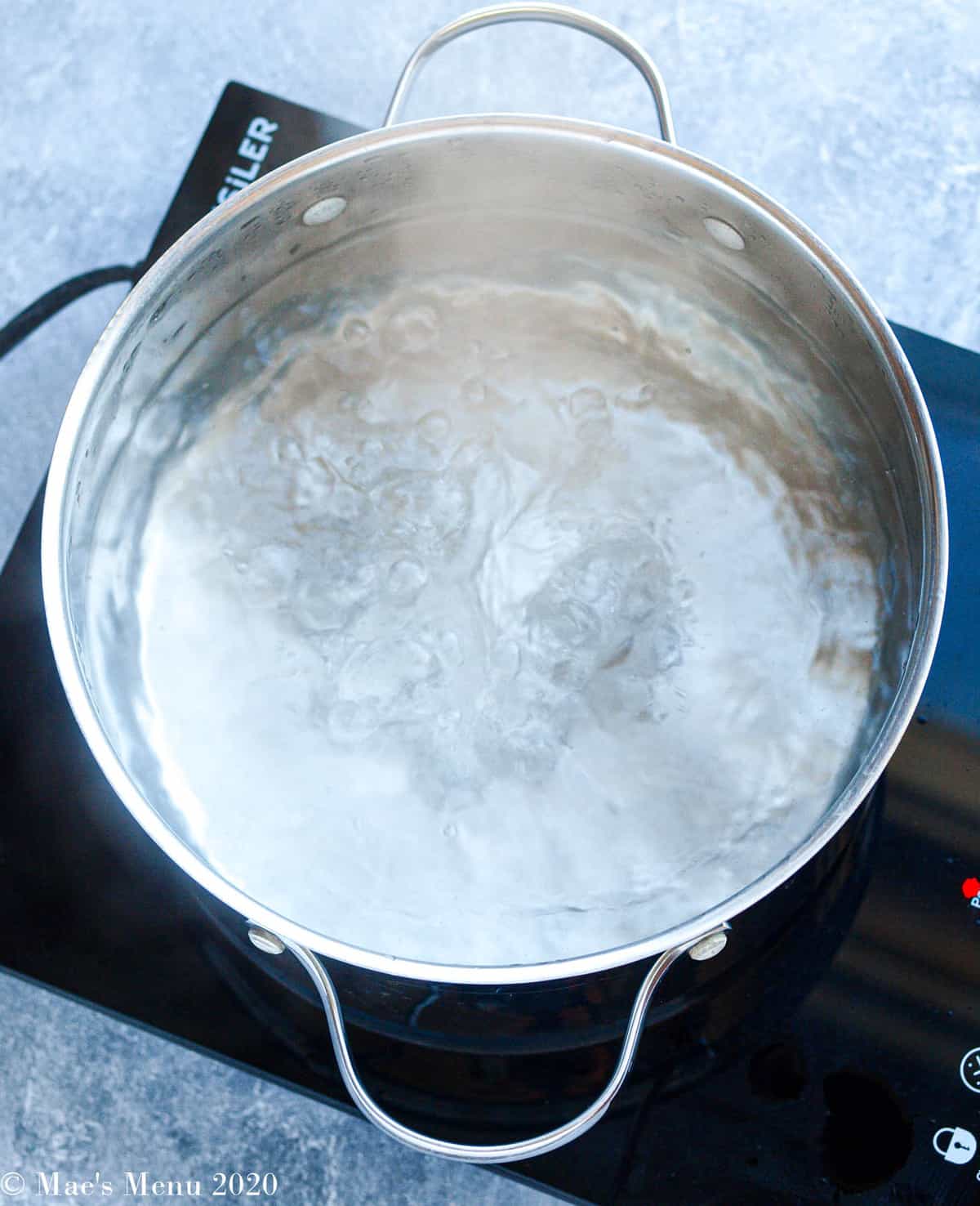 Water boiling in a stockpot