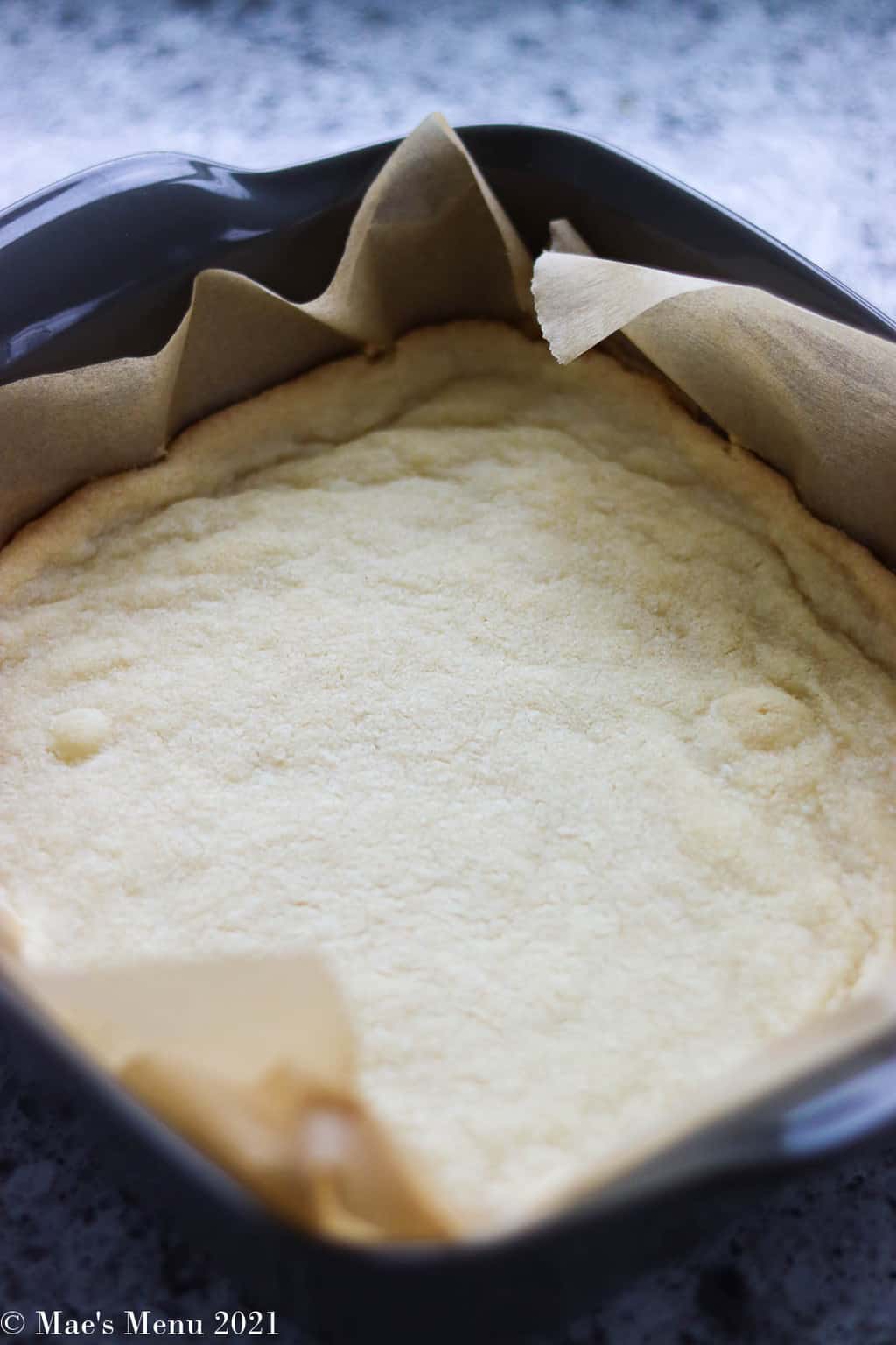 A baked shortbread crust