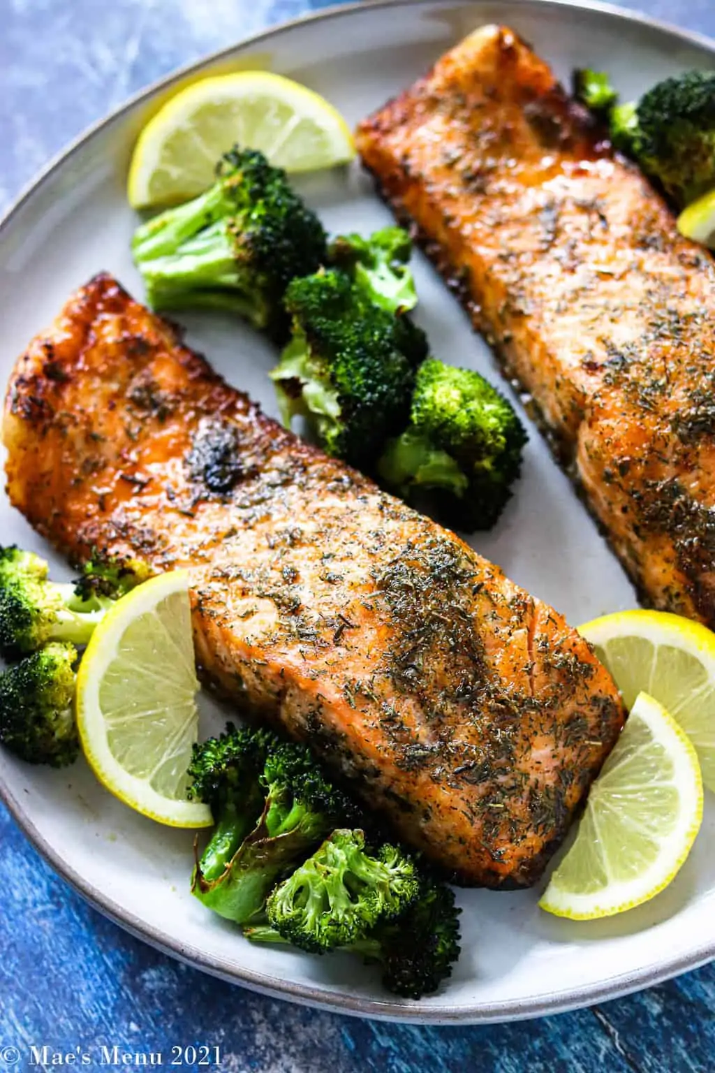 flaky air fryer salmon perfectly cooked tender juicy 20-minute crispy edges family-friendly basic seasoning weeknight