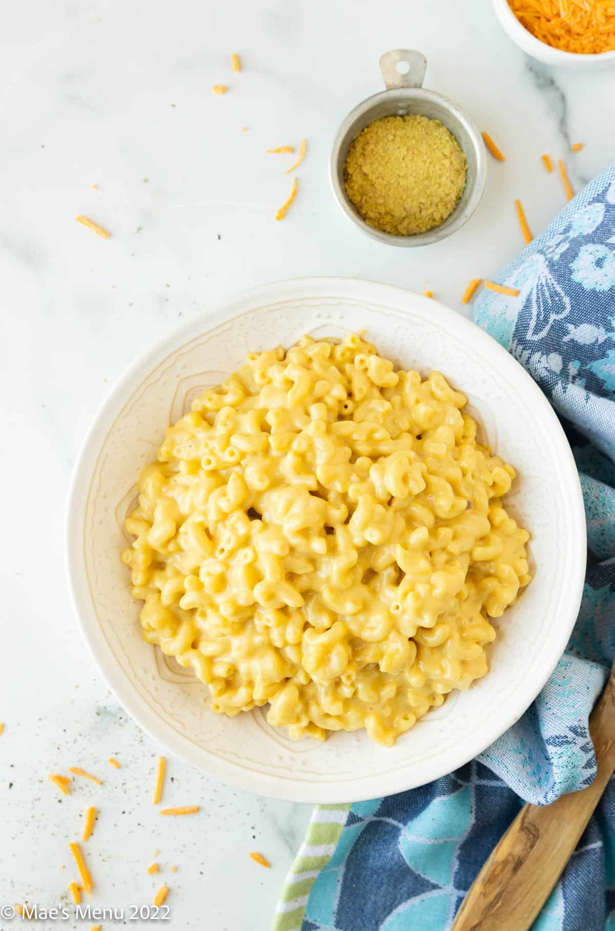 vertical shot of mac and cheese for lactose free people.