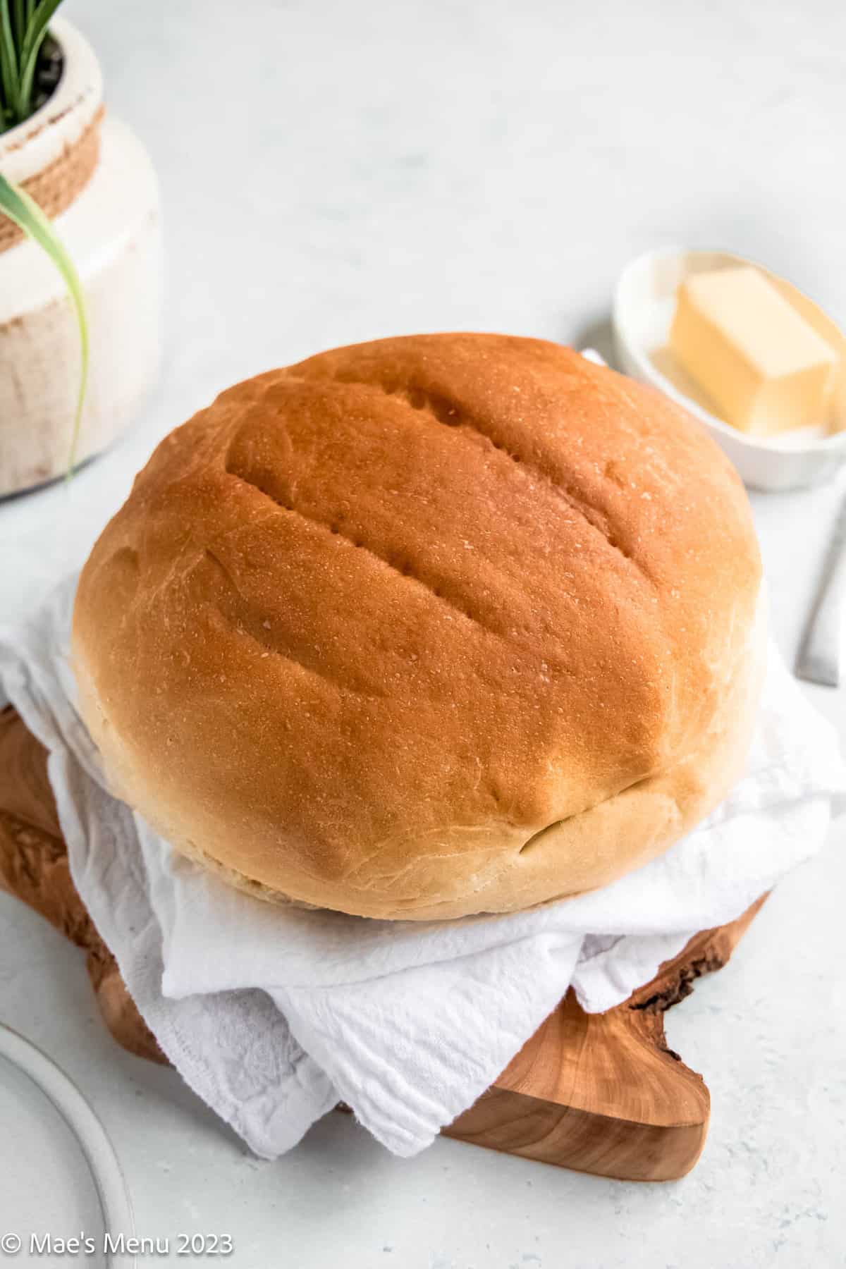 A side shot of a loaf of sliced air fryer bread.